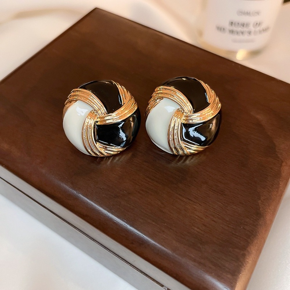 $25for3 NWT High-grade vintage earrings, stylish and versatile ear accessories